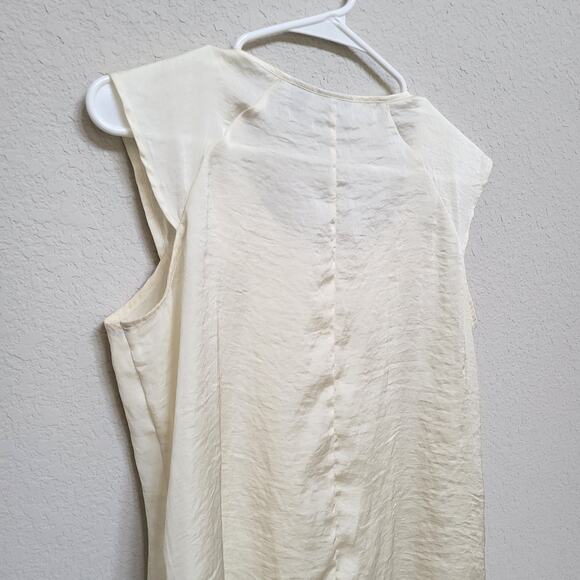 Chico's Cream  Sleeveless Top Size Medium 8 Chicos 1 Pleated Front Blouse - Picture 12 of 13